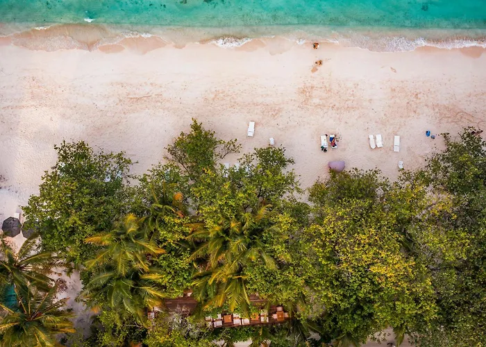 ARIA Beach, Ukulhas
